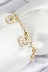 Pirinç Zirkon Taşlı Deniz Kabuğu Model Gold Renk Kadın Bileklik