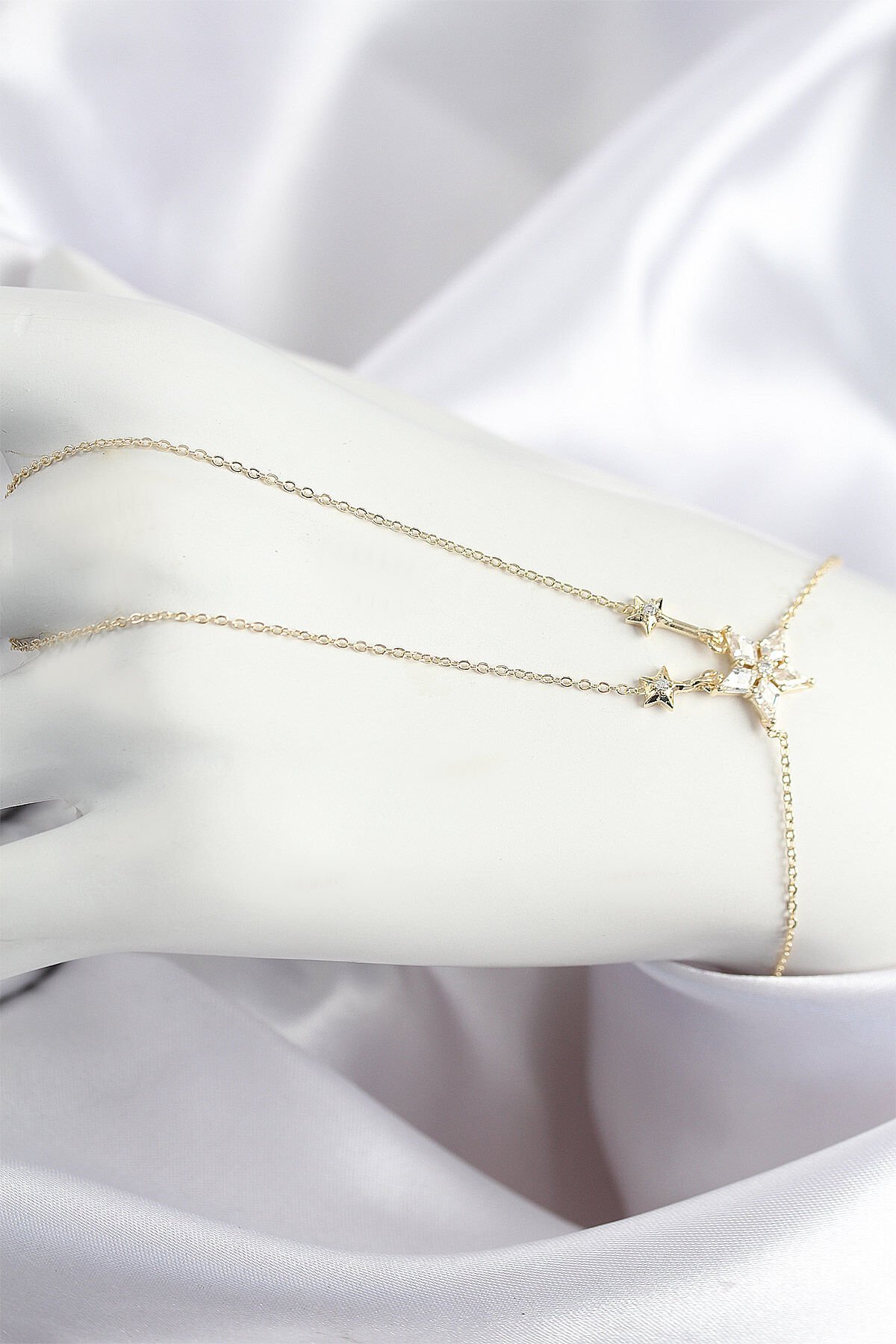 Pirinç Zirkon Taşlı Yıldız Model Gold Renk Şahmeran