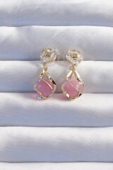 Pirinç Gold Renk Zirkon Taşlı Pembe Küre Tasarımlı Küpe