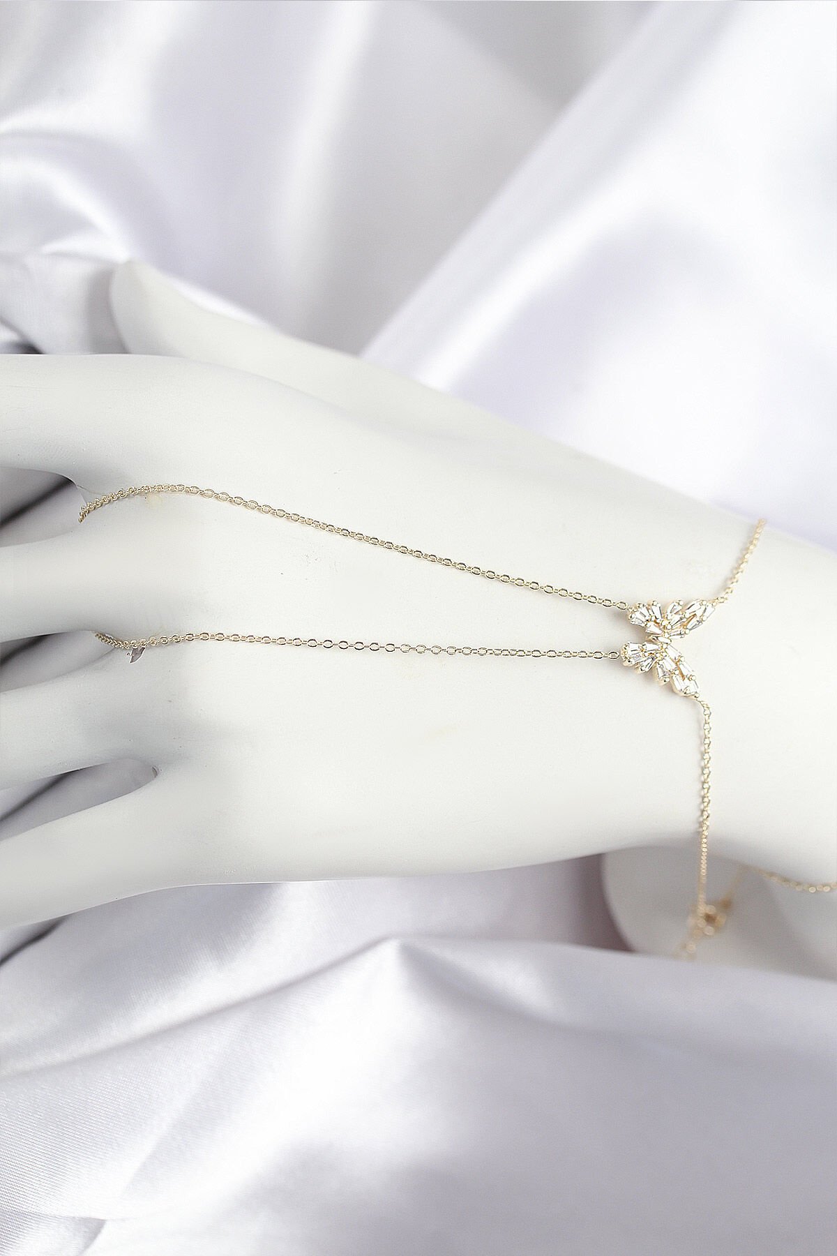 Pirinç Zirkon Taşlı Kelebek Model Gold Renk Şahmeran