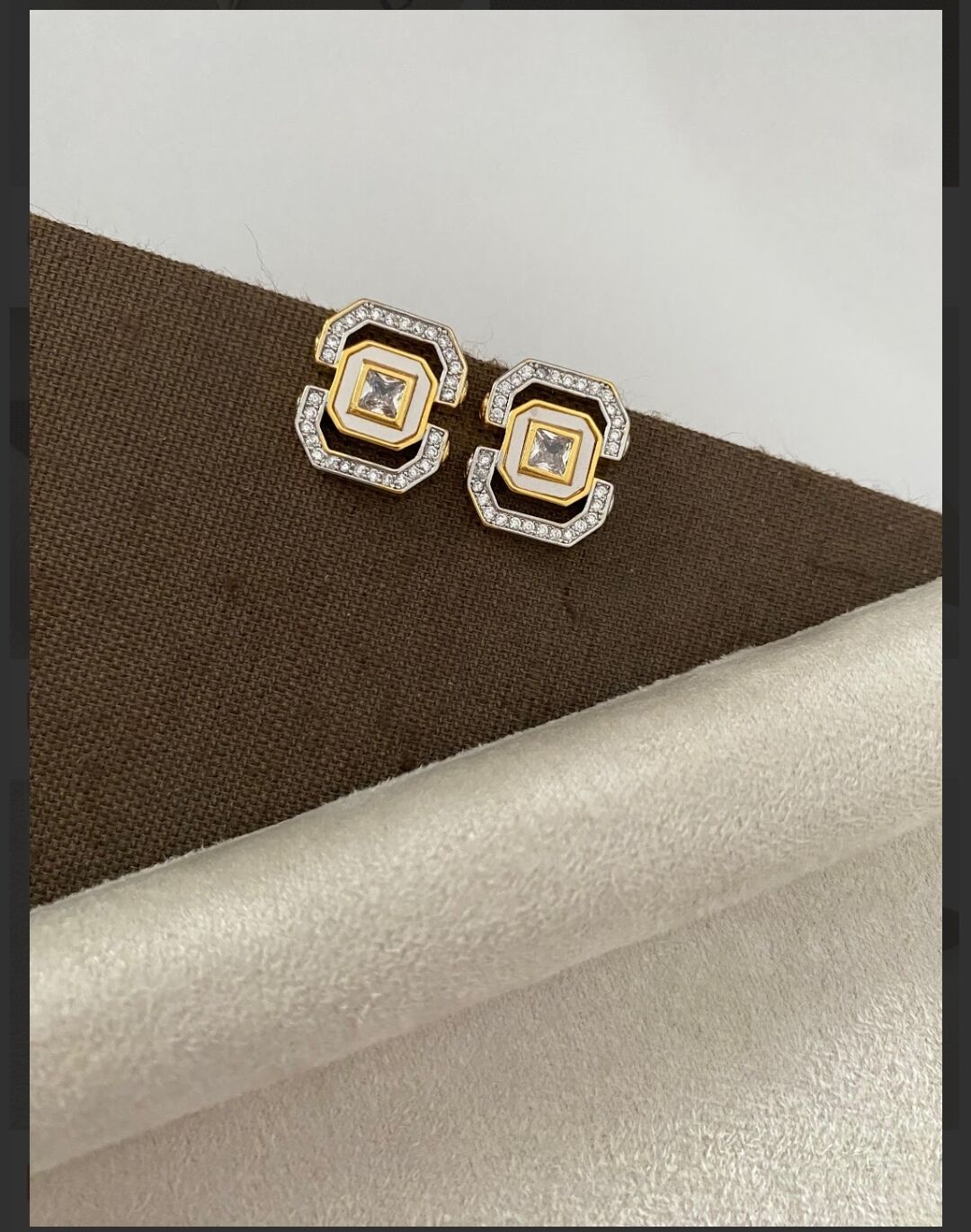 Zirkon Taşlı Mers Küpe