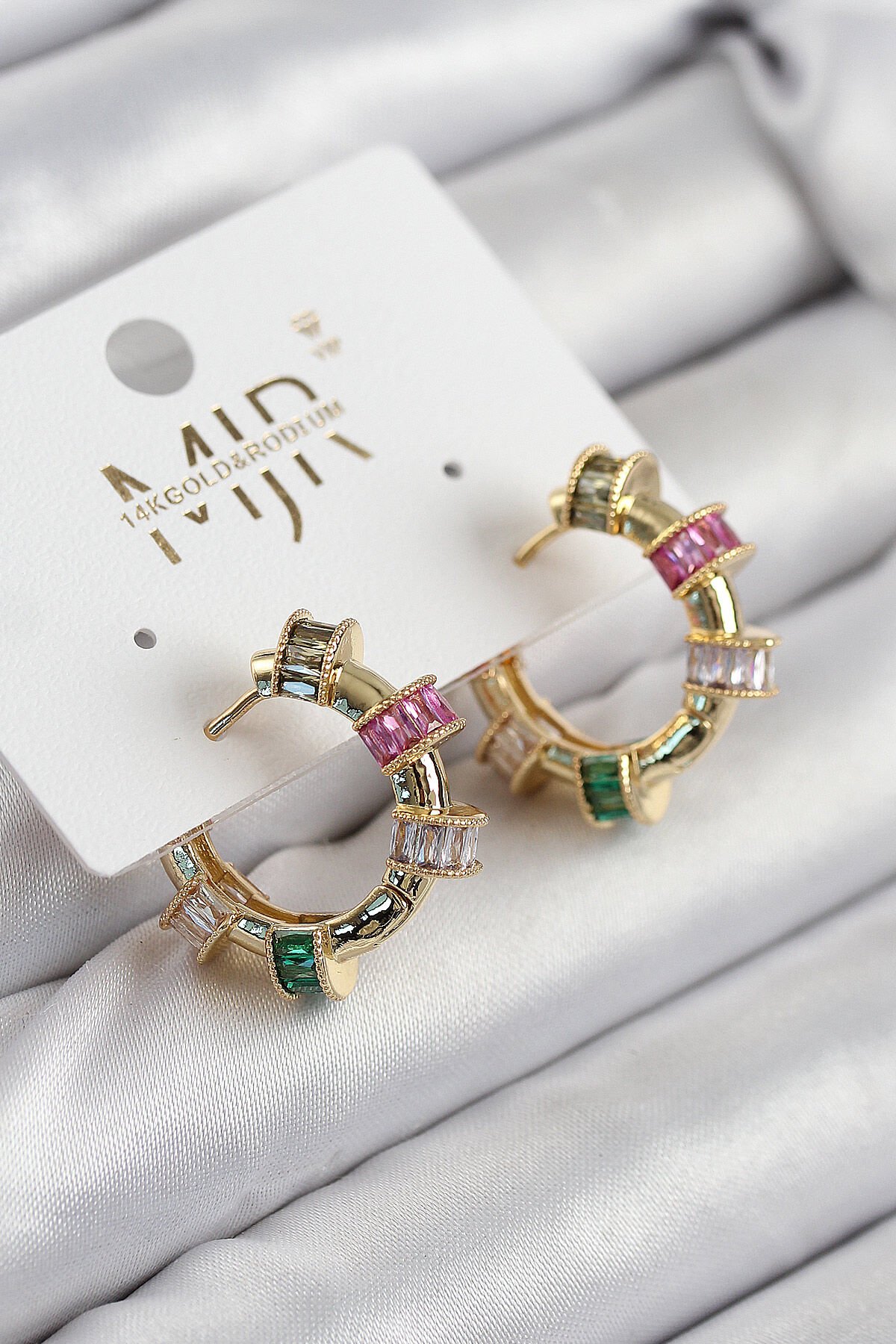 Pirinç Zirkon Taşlı Halka Model Gold Renk Kadın Küpe