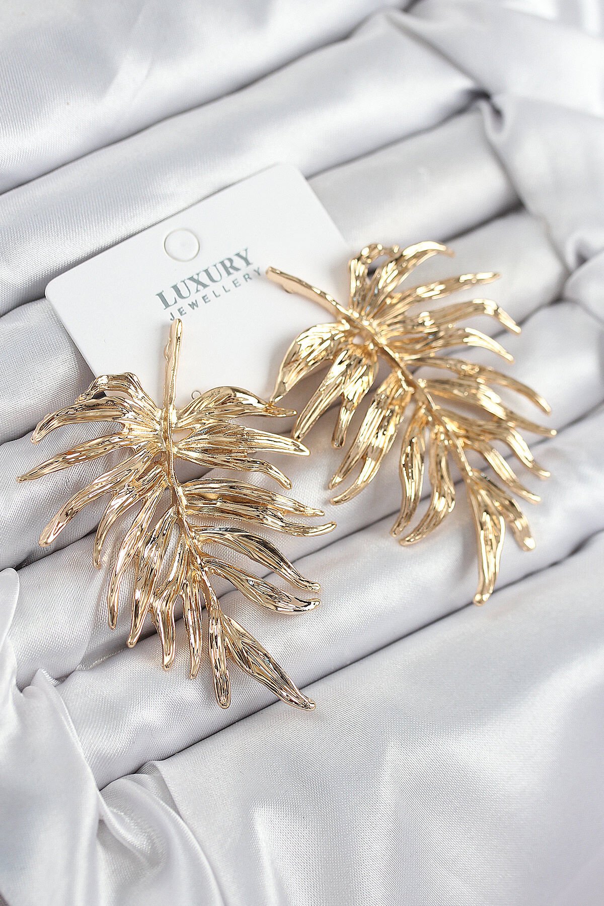 Pirinç Yaprak Model Gold Renk Kadın Küpe