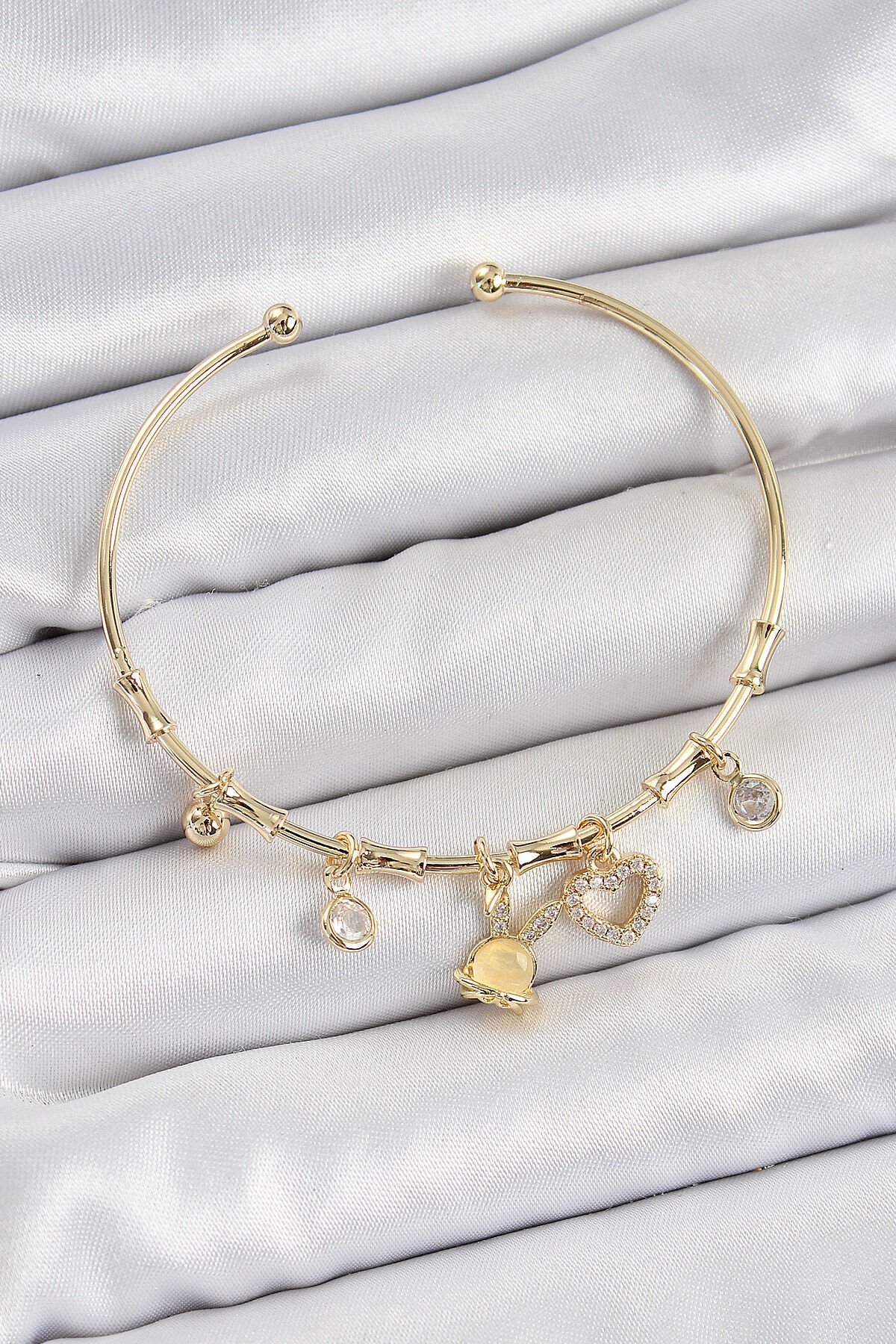Pirinç Zirkon Taşlı Tavşan Ve Kalp Model Gold Renk Charm Bileklik