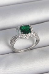 Pirinç Gümüş Renk Zirkon Taşlı Yeşil Tektaş Model Kadın Yüzük