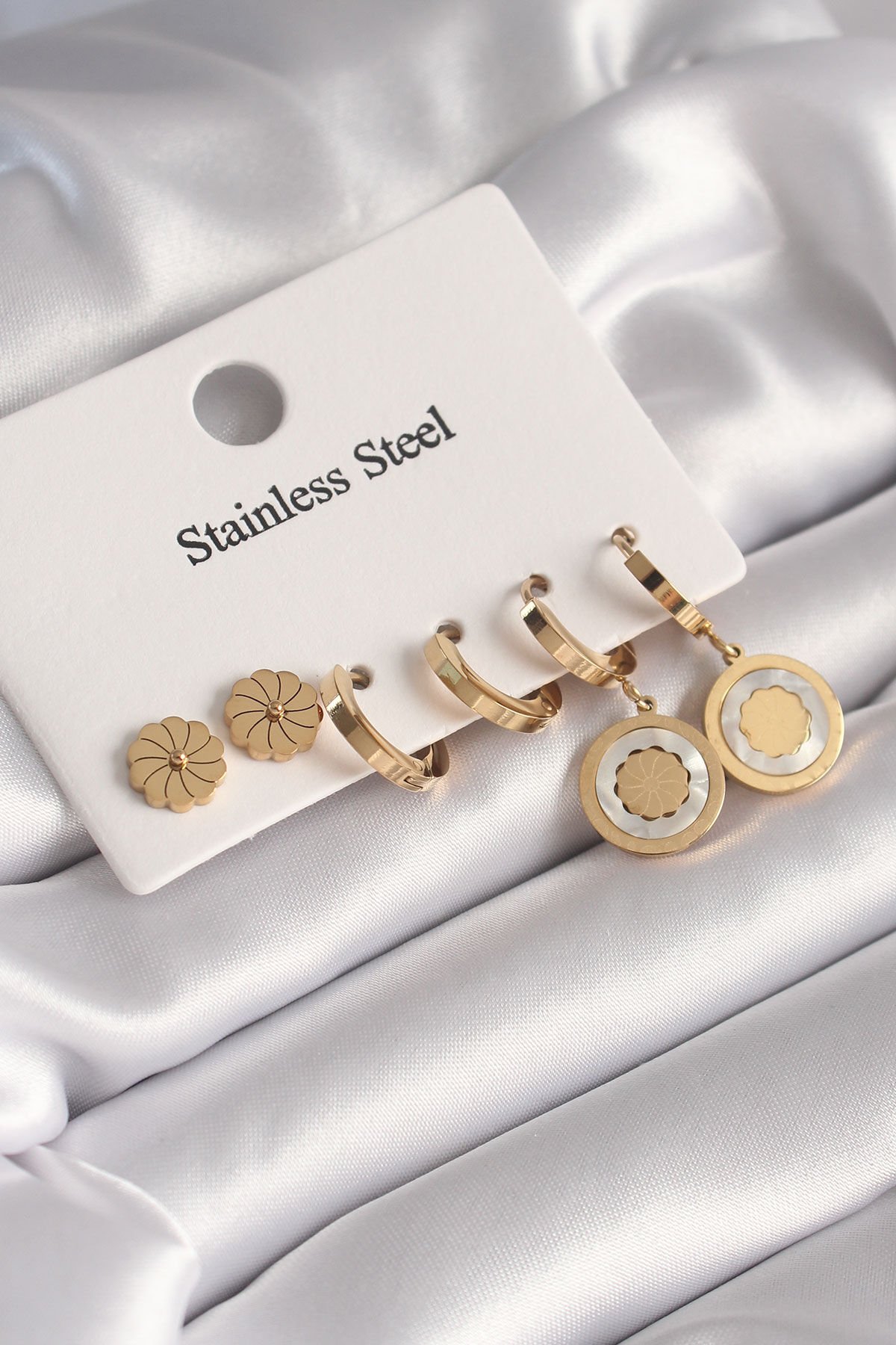 316L Çelik Gold Renk Sedefli Lotus Model Kadın Küpe Seti
