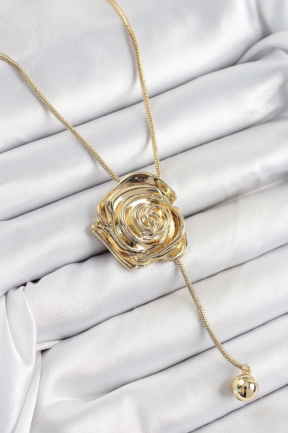 Pirinç Asansörlü Gül Model Gold Renk Kadın Kolye