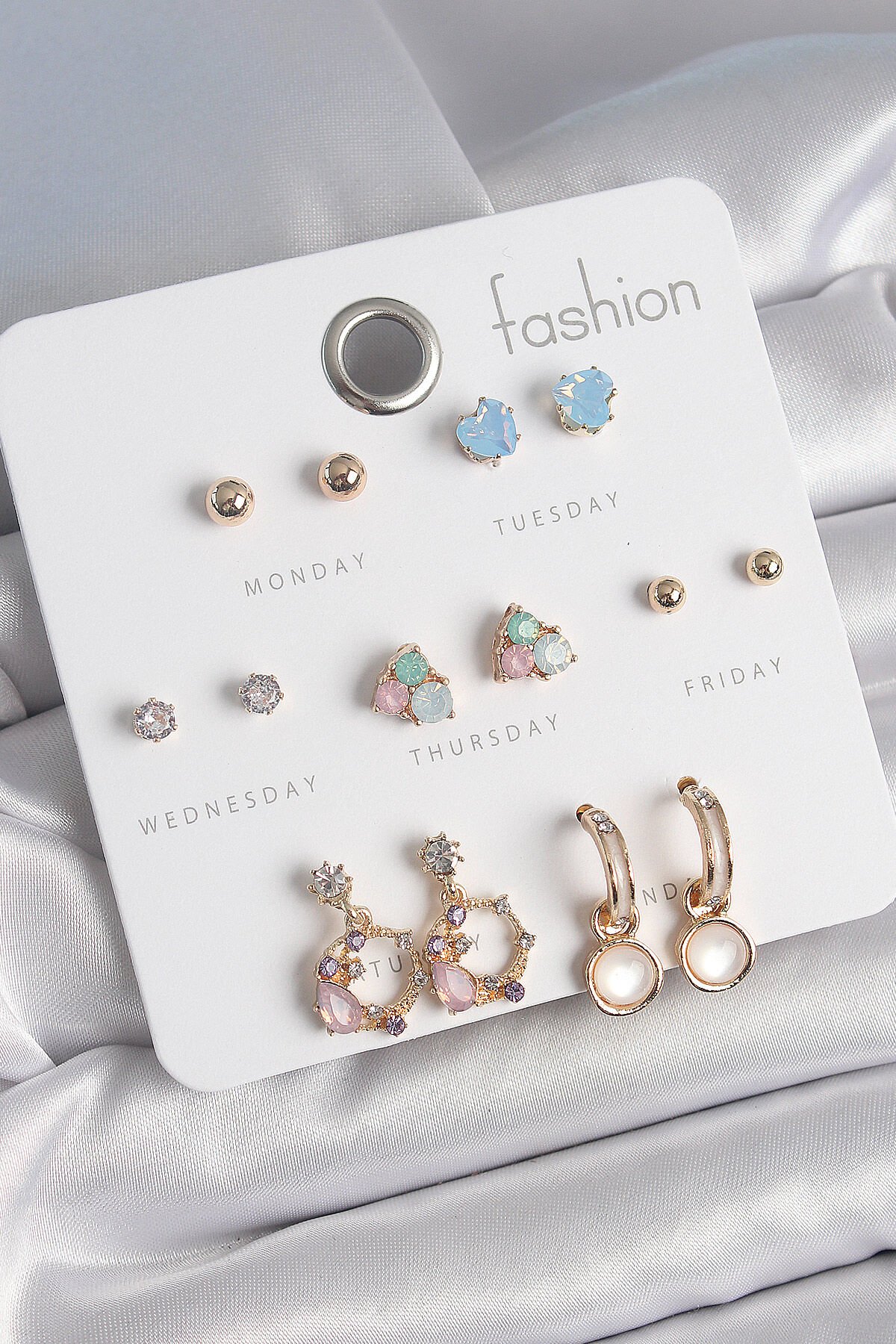 Pirinç Gold Renk Zirkon Taşlı Sallantı Halka Figür Kalp Detay 7 Çift Kadın Küpe