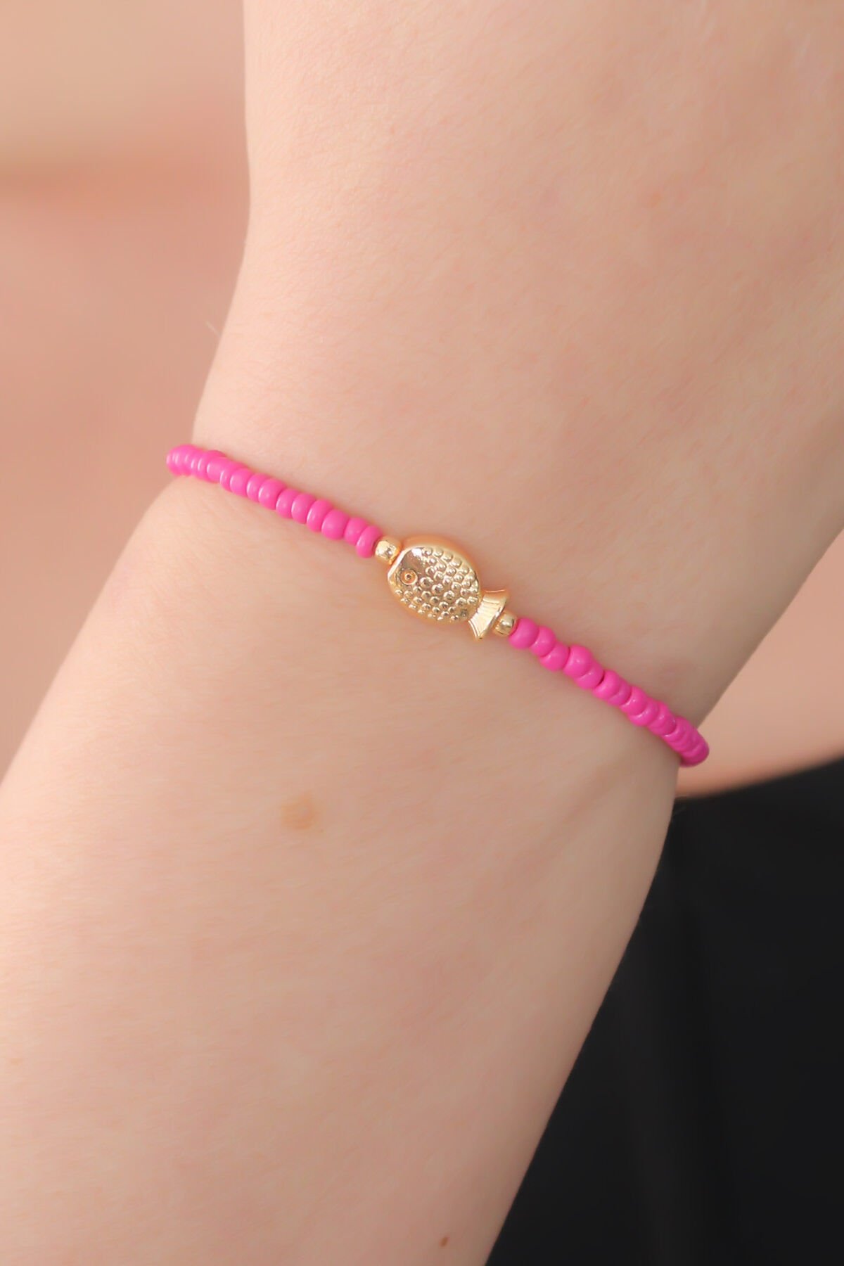 Pembe Boncuk Model Balık Figür Kadın Bileklik