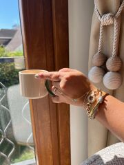 14k Altın Renginde Gömme Zirkon Taşlı Düğüm Model Kelepçe Bileklik