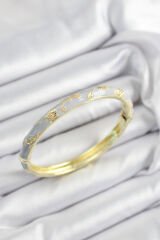 Mineli Pirinç Lila Çiçek Motifli Gold Renk Kadın Kelepçe