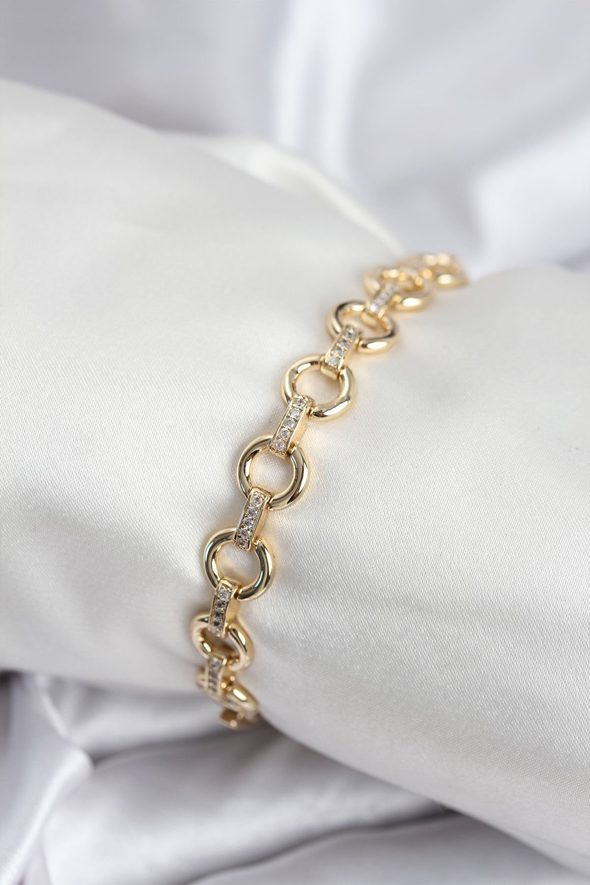 Pirinç VIP Seri Gold Renk Sıralı Halka Model Kadın Bileklik