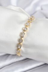 Pirinç VIP Seri Zirkon Taşlı Gold Renk Kadın Bileklik