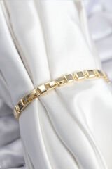 Pirinç VIP Seri Gold Renk Zirkon Taşlı Model Kadın Bileklik