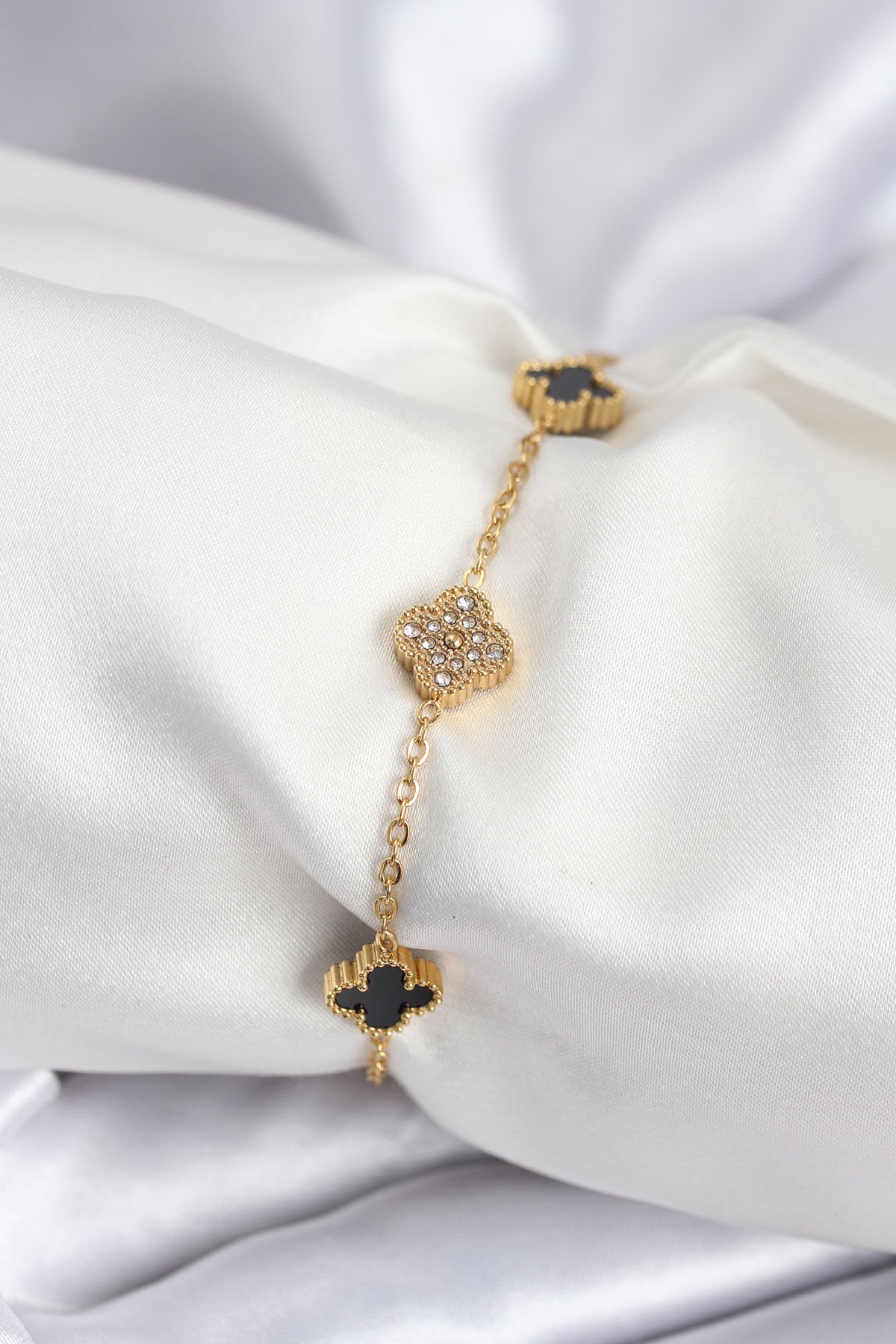 316L Çelik Gold Renk Siyah ve Zirkon Taşlı Baby Boy Yonca Kadın Bileklik