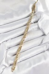 Xuping Pirinç Zirkon Taşlı Eğimli Blok Model Gold Renk Kadın Bileklik