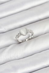 Pirinç Gümüş Renk Zirkon Taşlı Kalpli Kadın Yüzük