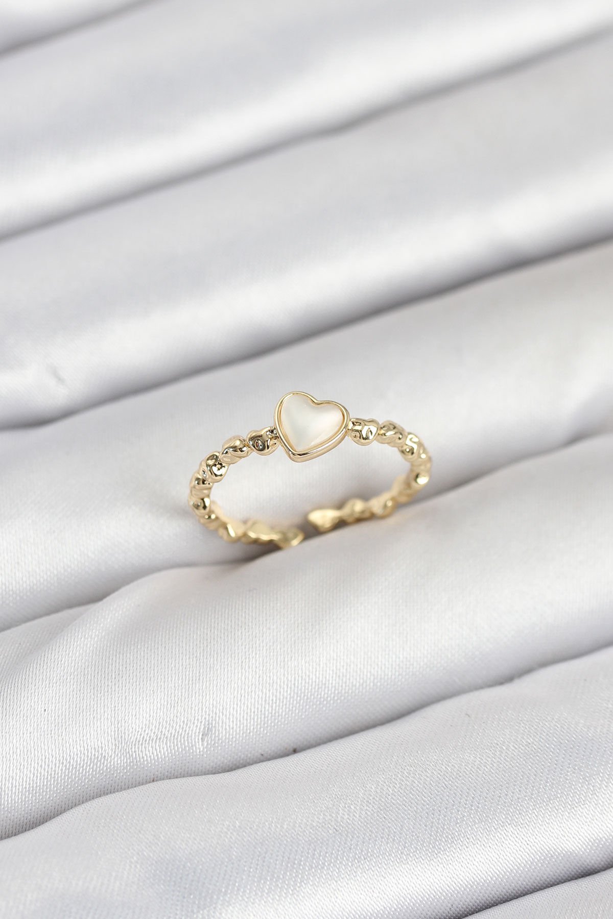 Pirinç Gold Renk Kalpli Model Kadın Yüzük