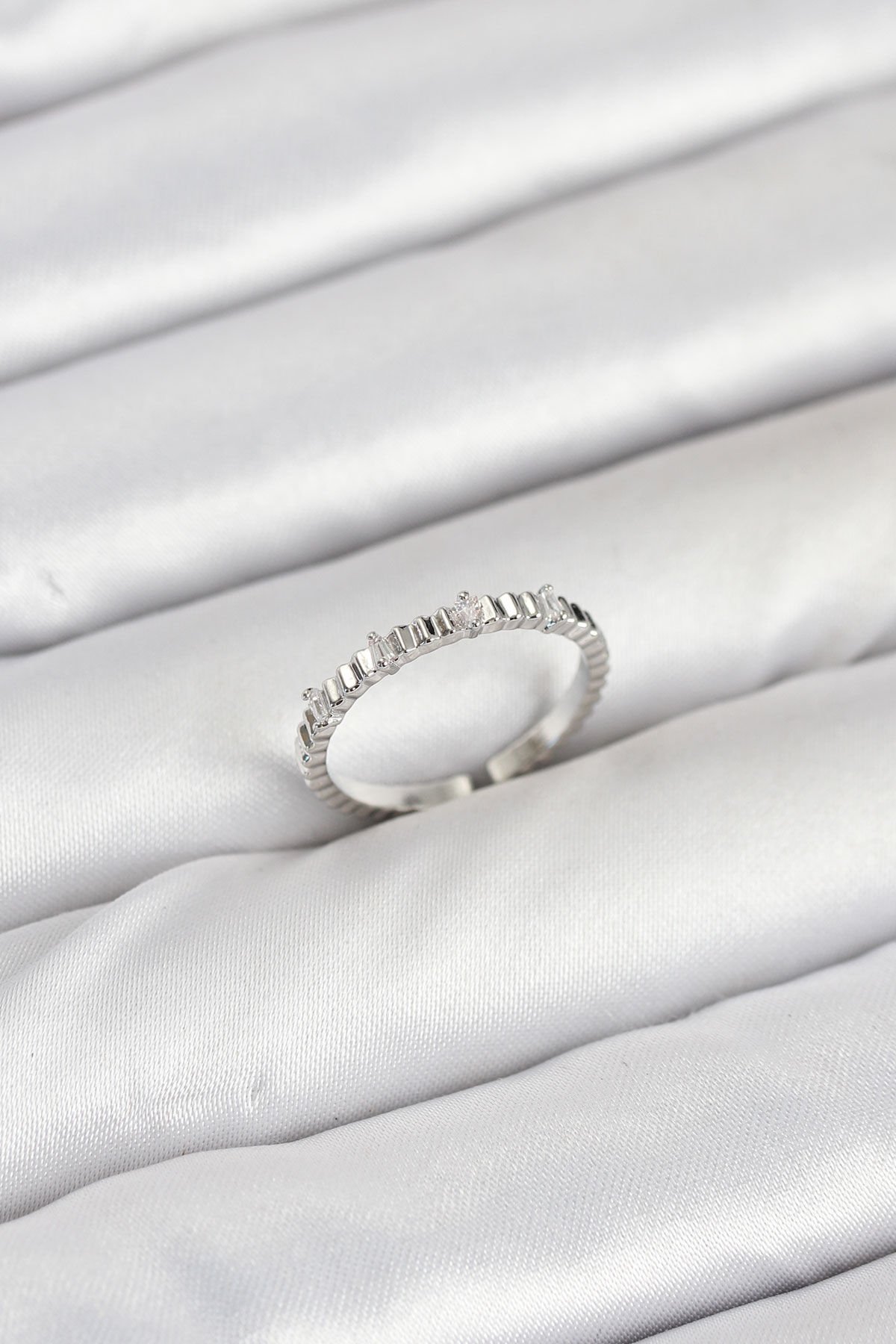 Pirinç Gümüş Renk Lazer Kesim Kadın Yüzük