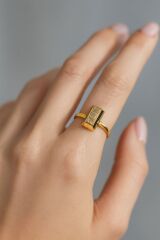 Pirinç Gold Renk Külçe Altın Model Kadın Yüzük