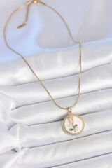 316L Çelik Gold Renk Beyaz Mineli İncili Çiçek İşlemeli Portre Model Kadın Kolye