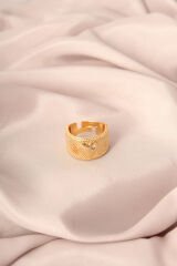 Gold Renk Metal Zirkon Taşlı Kalp Model Ayarlanabilir Kadın Yüzük