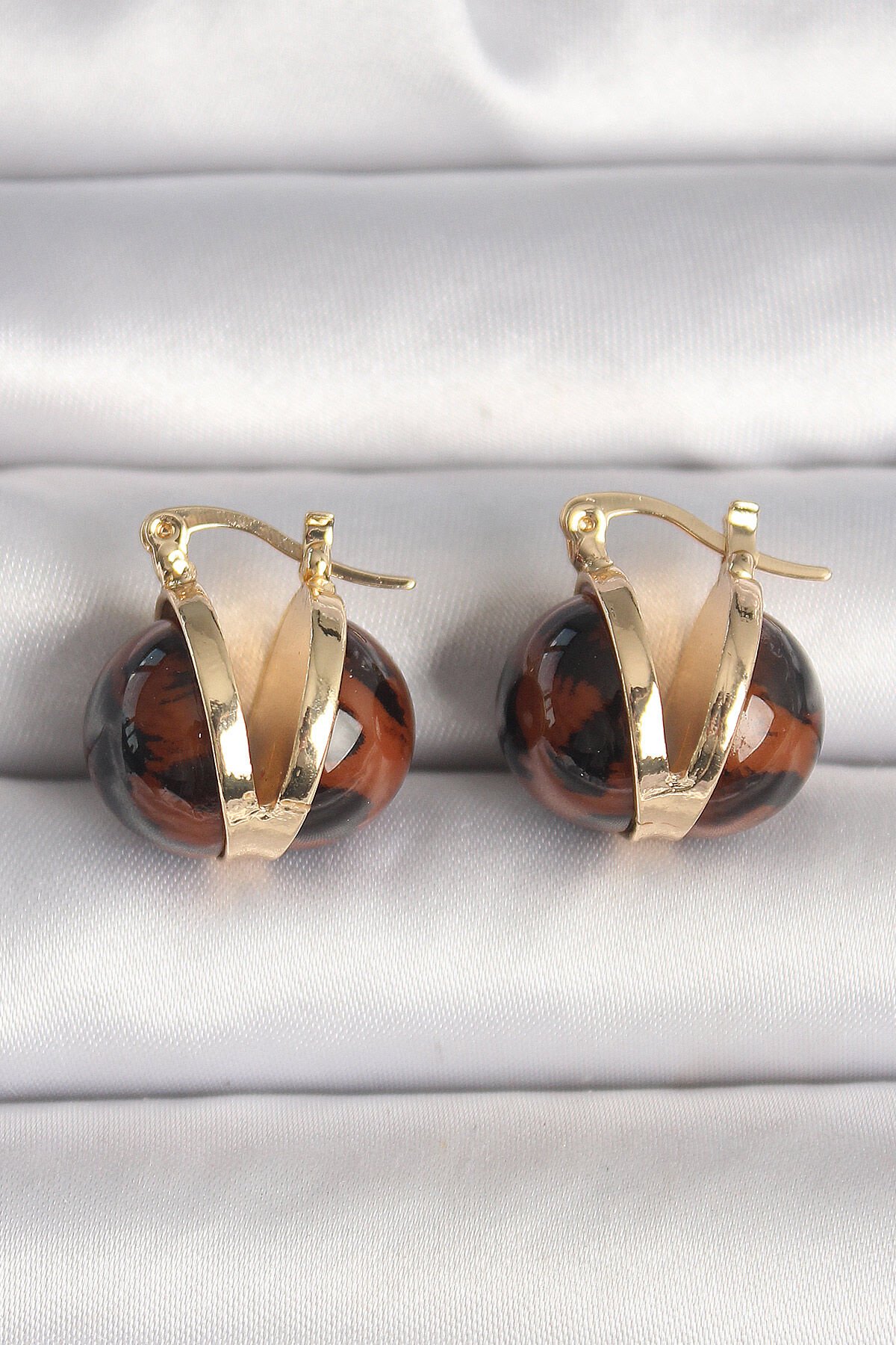 Pirinç Gold Renk Leopar Desen 3D Daire Model Kadın Küpe
