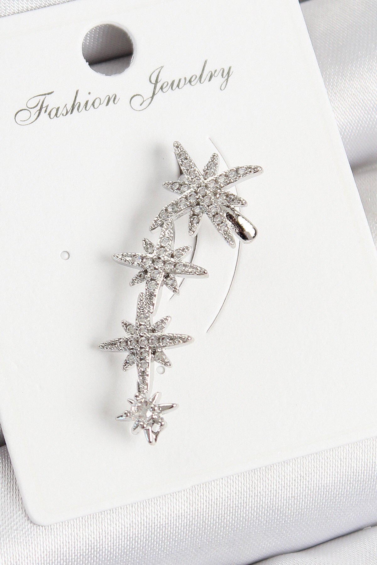 Pirinç Kutup Yıldızı Model Gümüş Renk Sağ Kıkırdak Küpe