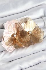 Pirinç Zirkon Taşlı Çiçek Model Gold Renk Kadın Küpe