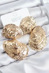 Pirinç Sallantılı Deniz Kabuğu Model Gold Renk Kadın Küpe