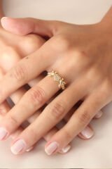 Zirkon Taşlı Gold Renk Kalp ve Kuş Figürlü Ayarlanabilir Kadın Yüzük
