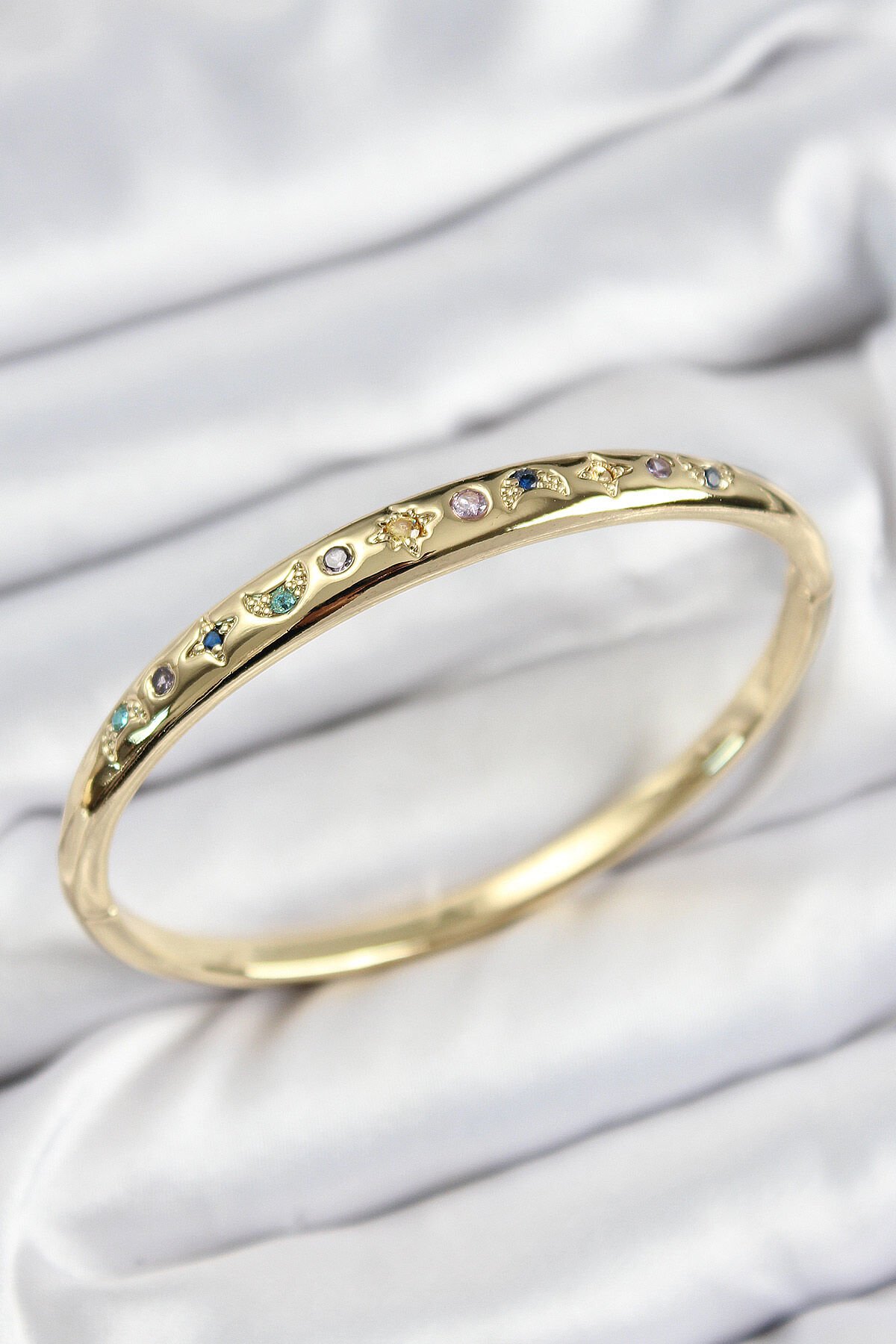 Pirinç Renkli Zirkon Taşlı Kutup Yıldızı Ve Hilal Model Gold Renk Kadın Kelepçe