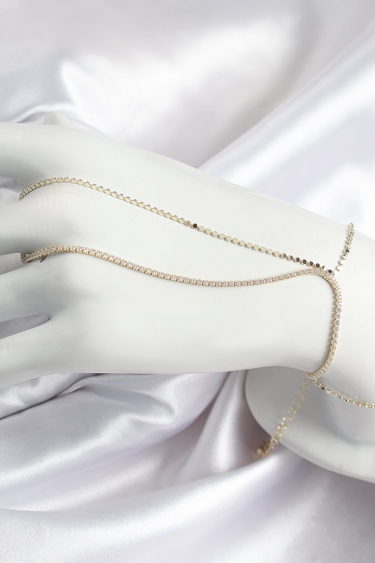 Pirinç Zirkon Taşlı Ezme Zincir Model Gold Renk Kadın Şahmeran