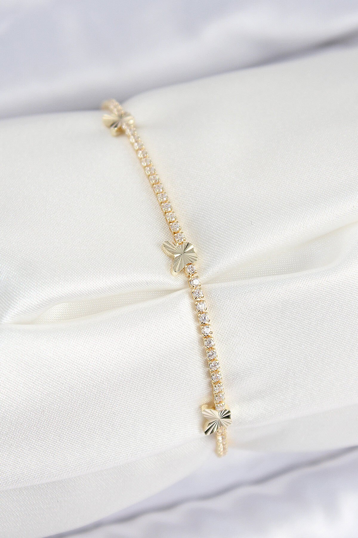 Pirinç Zirkon Taşlı Kelebek Model Gold Renk Kadın Bilekilk