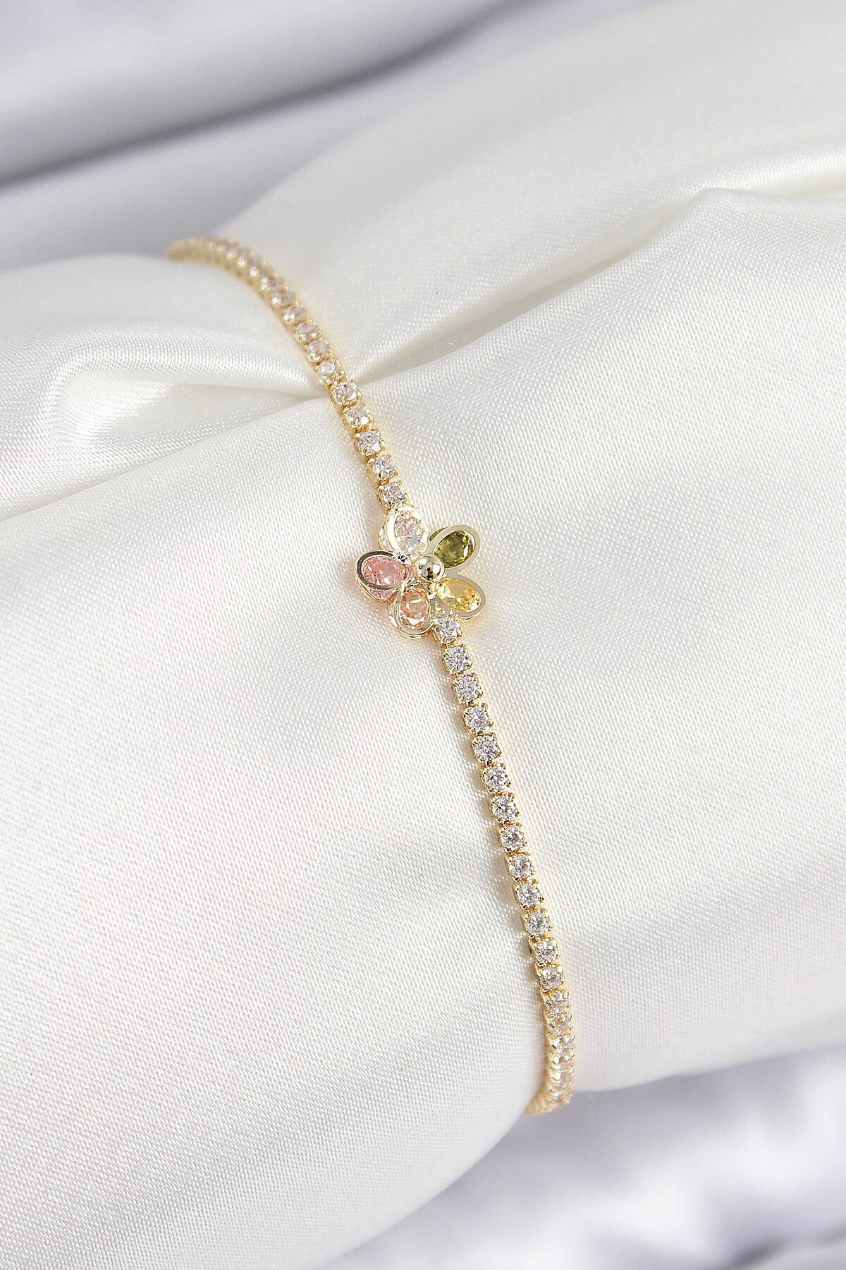 Pirinç Zirkon Taşlı Papatya Model Gold Renk Kadın Bilekilk