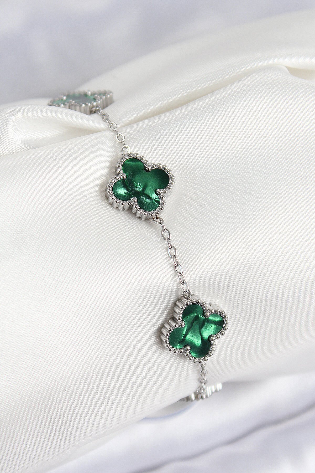 316L Çelik Sedefli Zümrüt Yeşil Gümüş Renk Yonca Kadın Bileklik