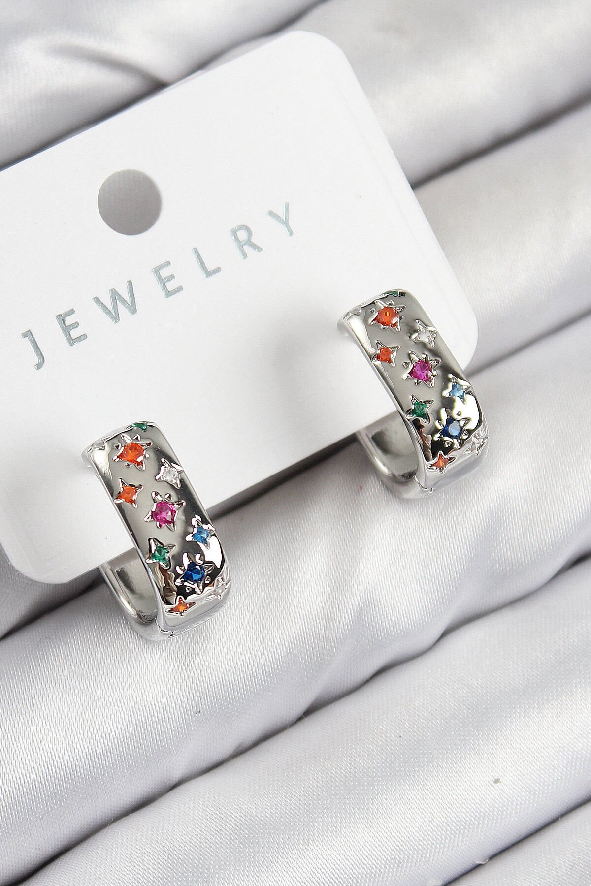 Pirinç Zirkon Taşlı Yıldız Desen Model Gümüş Renk Kadın Küpe