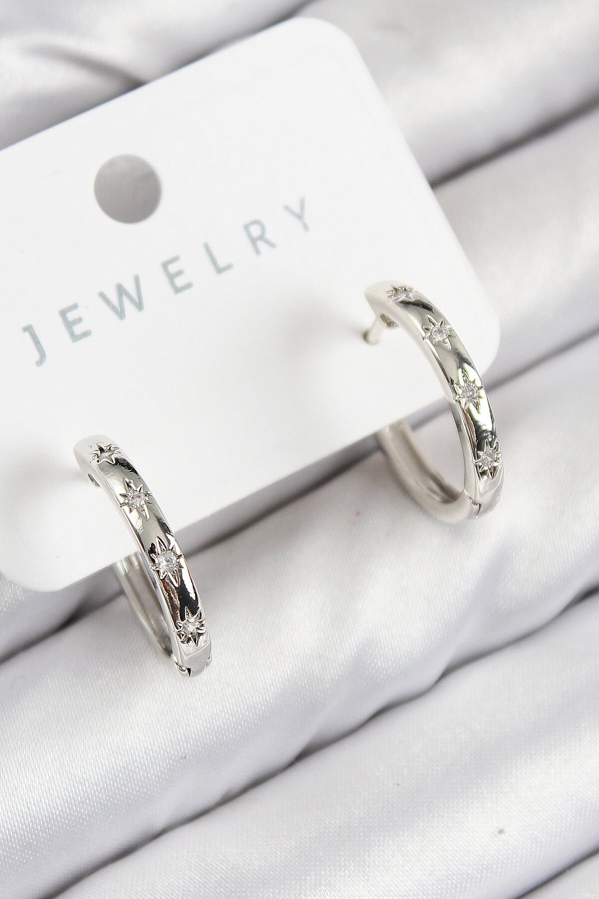 Pirinç Zirkon Taşlı Halka Model Gümüş Renk Kadın Küpe