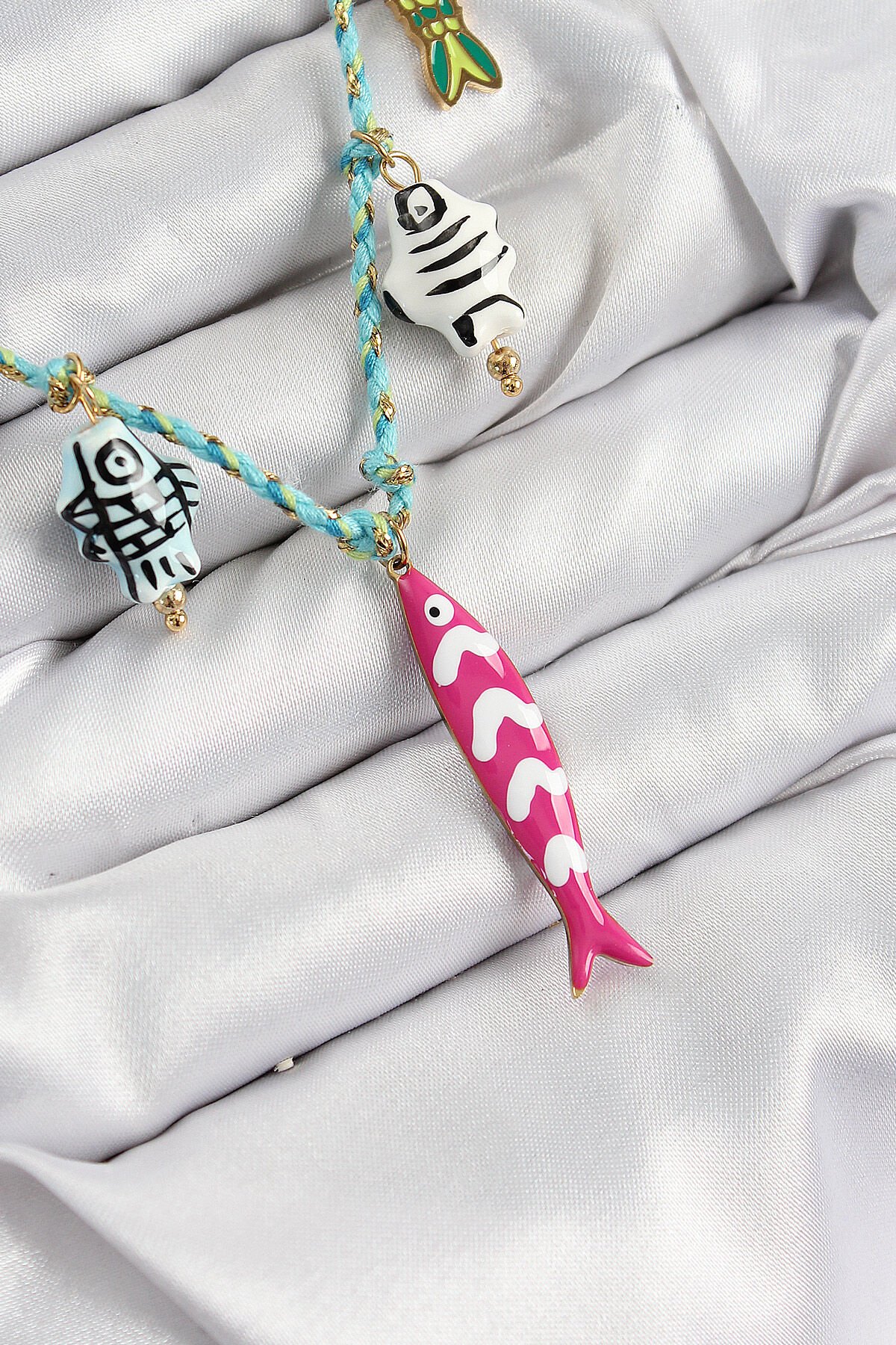 Seramik Motifli Pembe Balık Figürlü Model Mavi İp Kadın Kolye