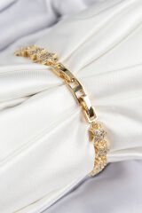VIP Seri Pirinç Zirkon Taşlı Sıralı Yıldız Model Gold Renk Kadın Bileklik