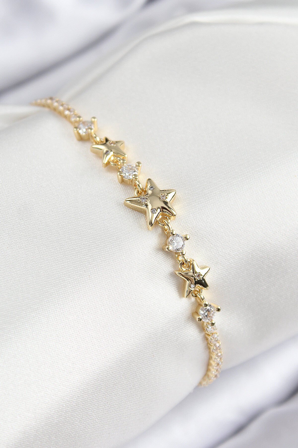 Pirinç Zirkon Taşlı Yıldız Model Gold Renk Kadın Bileklik