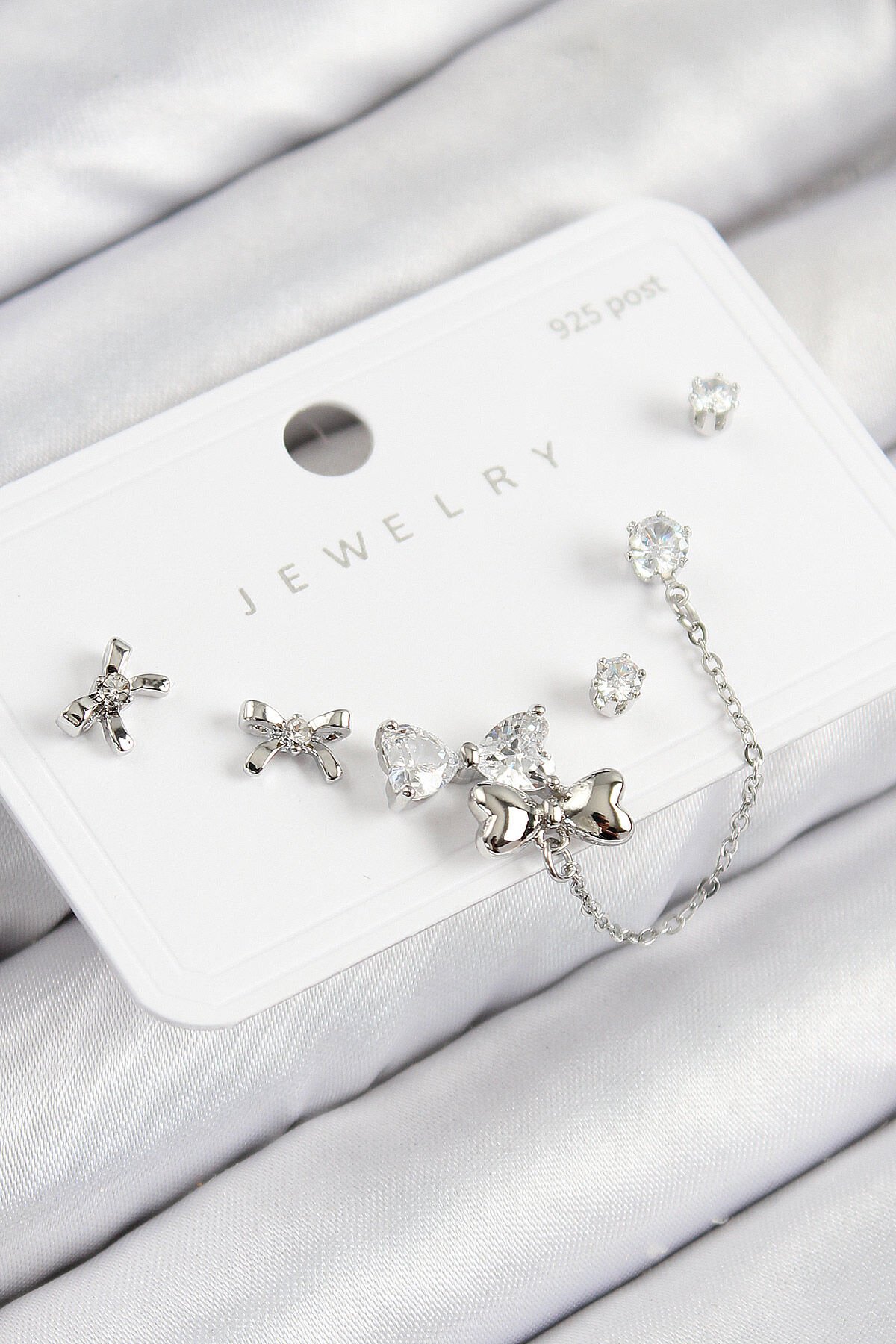 Pirinç Zirkon Taşlı Fiyonk Model Gümüş Renk 925 Ayar Gümüş Çivi Kadın Küpe Set