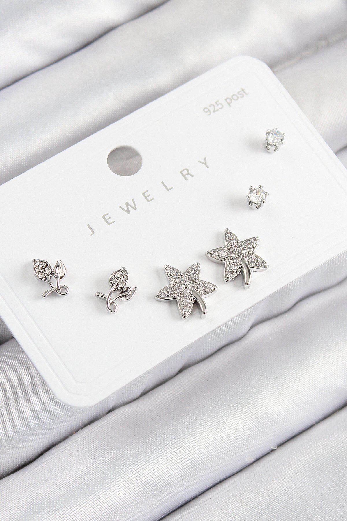 Pirinç Zirkon Taşlı Yıldız Ve Gül Model Gümüş Renk 925 Ayar Gümüş Çivi Kadın Küpe Set