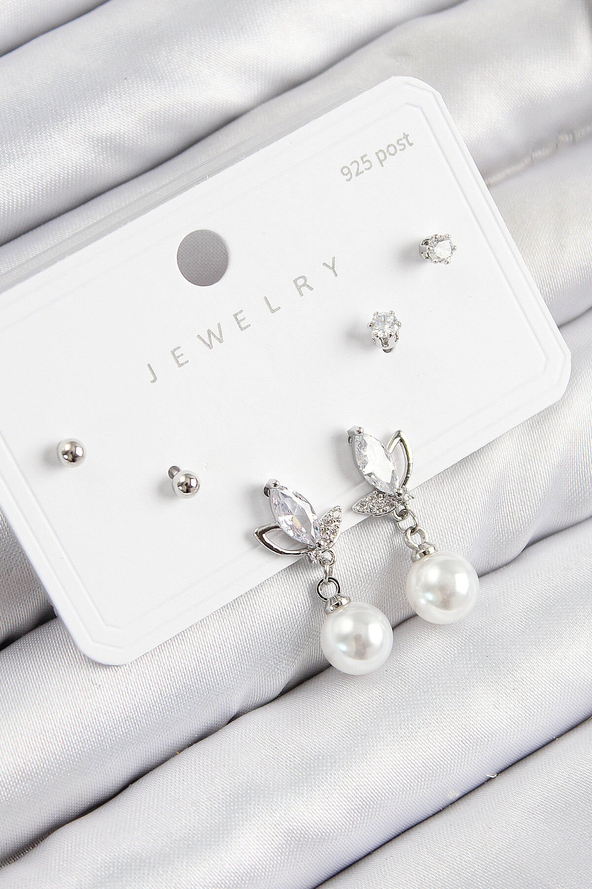 Pirinç Zirkon Taşlı İnci Sallantılı Damla Model Gümüş Renk 925 Ayar Gümüş Çivi Kadın Küpe Set