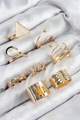 Pirinç Üçgen Model Gold Renk Kadın Yüzük Kombin Set