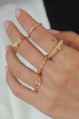 Gold Renk Zincir Model Kadın Yüzük Kombini