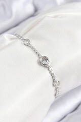 Pirinç Zirkon Taşlı Daire Model Gümüş Renk Asansörlü Kadın Bileklik